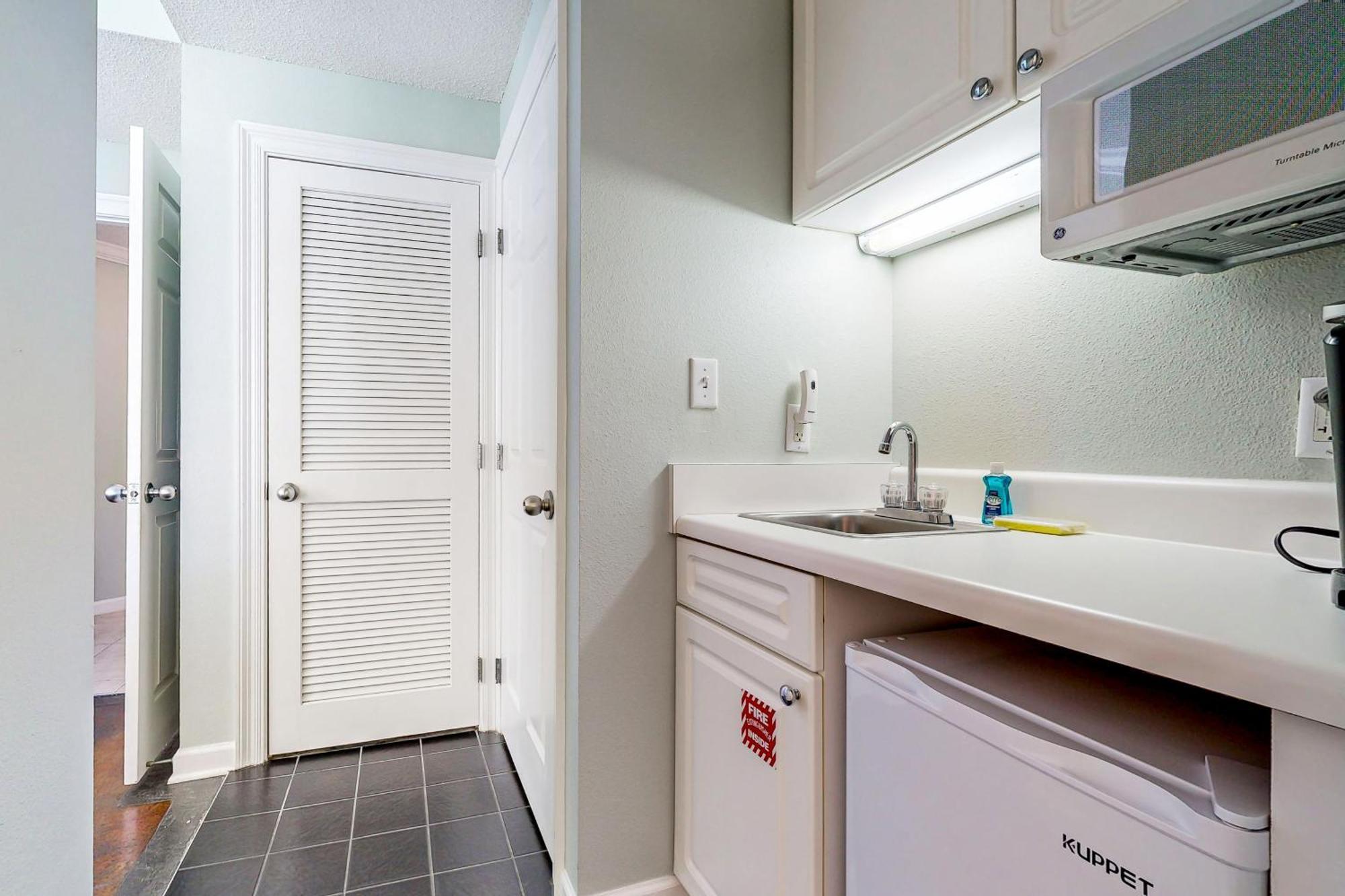 Pearl Condos ナバー 部屋 写真
